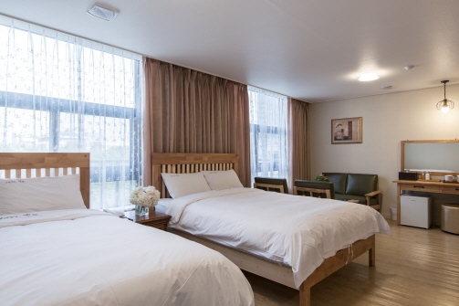 패밀리 스위트룸(더블침대2)