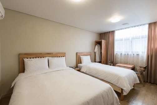 디럭스 트윈룸(더블+싱글)