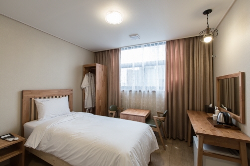 디럭스 트윈룸(더블+싱글)