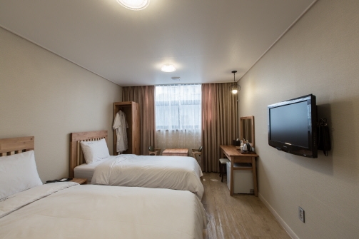 디럭스 트윈룸(더블+싱글)