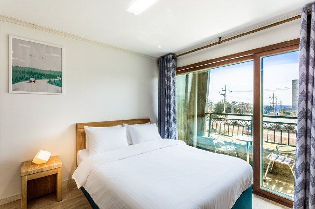 A동 스튜디오 12평 (2층, 3층)