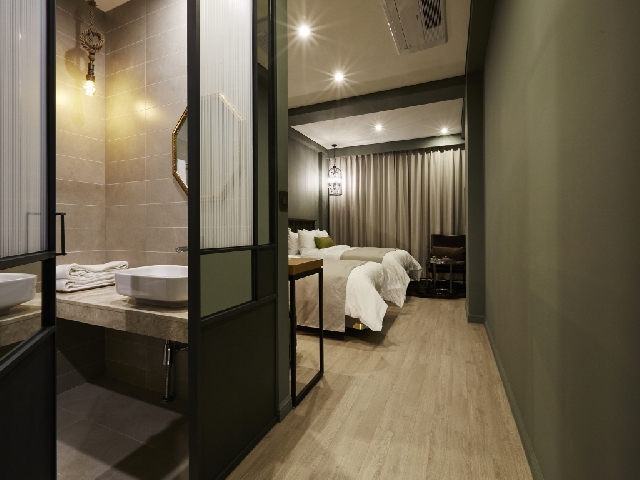 디럭스 트윈 (더블+싱글)